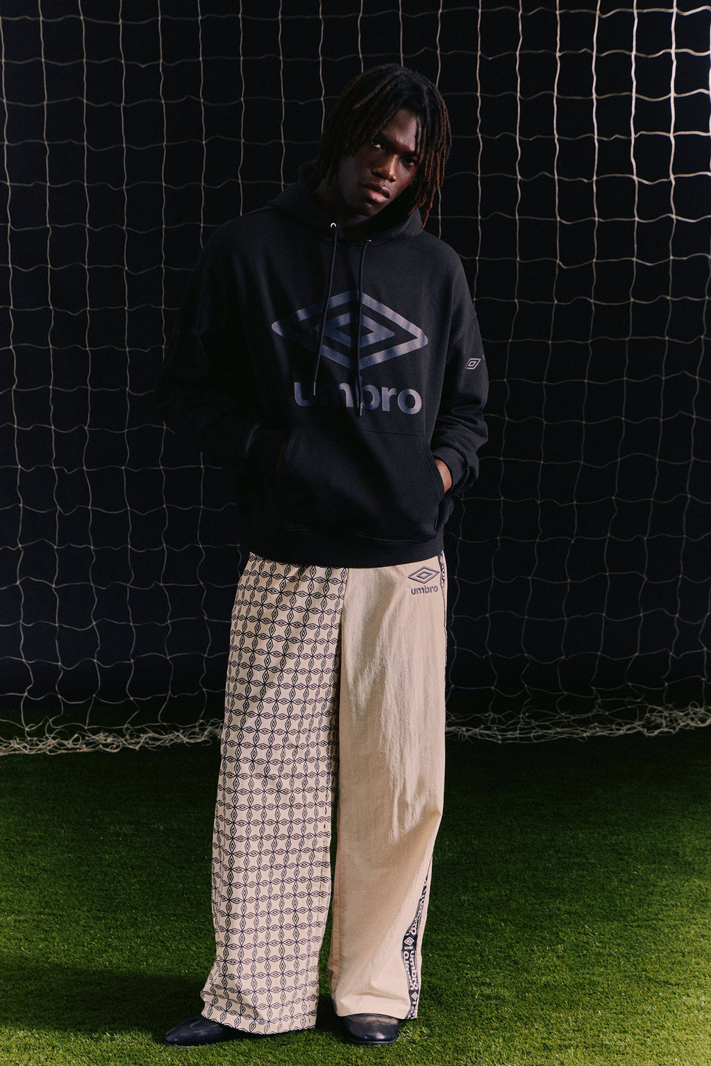 Umbro Hoodie - Black - image 2