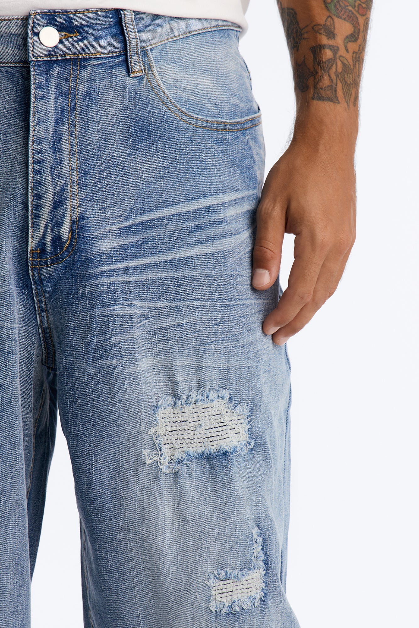 Baggy Classic Destroyed Jean - Light Blue Wash - image 3