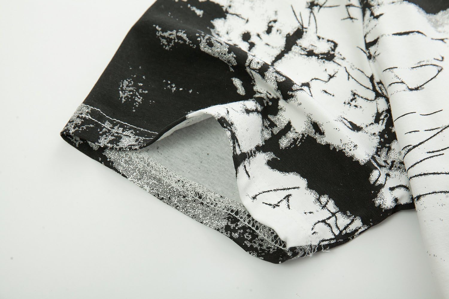 KLIEGOU White1 T-shirt detail